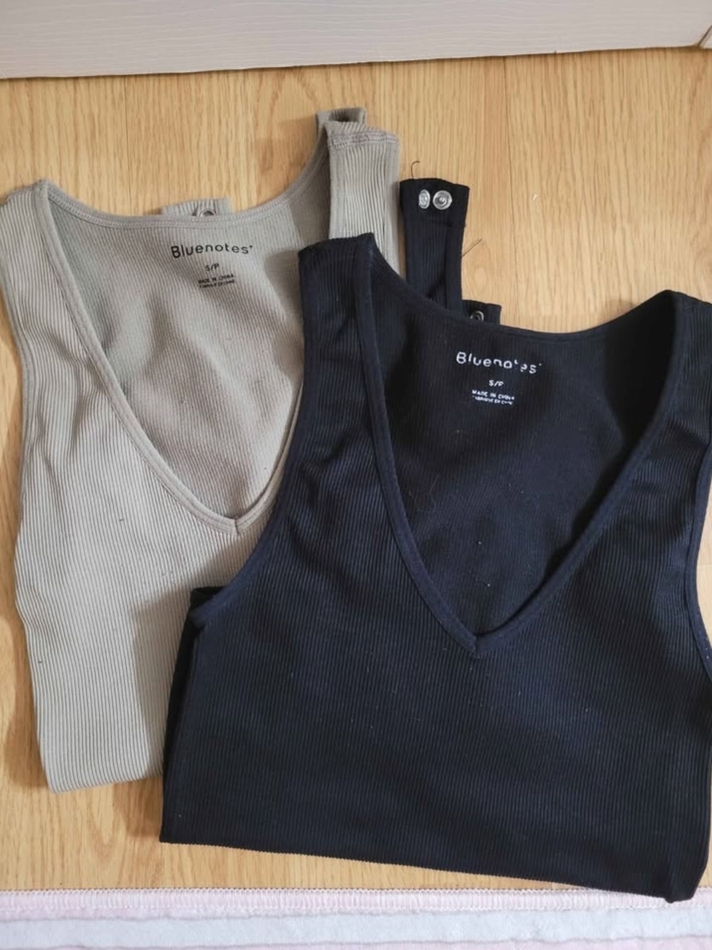 Bluenotes V-Neck Ribbed Tank Top - Black and Beige (LOT OF 2)